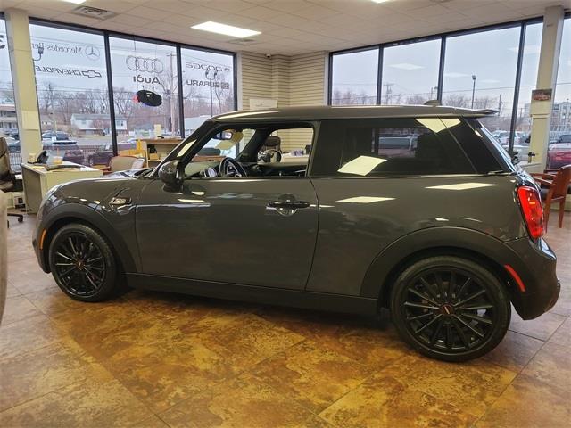 2017 Mini Cooper s Base, available for sale in Stratford, Connecticut | Wiz Leasing Inc. Stratford, Connecticut 2017 Mini Cooper s Base, available for sale in Stratford, Connecticut | Wiz Leasing Inc. Stratford, Connecticut