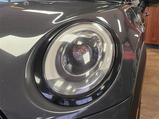 2017 Mini Cooper s Base, available for sale in Stratford, Connecticut | Wiz Leasing Inc. Stratford, Connecticut 2017 Mini Cooper s Base, available for sale in Stratford, Connecticut | Wiz Leasing Inc. Stratford, Connecticut