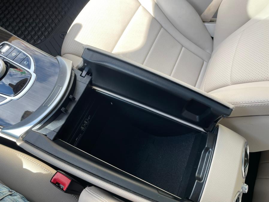 2018 Mercedes-Benz GLC GLC 300 4MATIC, available for sale in Jamaica, New York | Sylhet Motors Inc.. Jamaica, New York 2018 Mercedes-Benz GLC GLC 300 4MATIC, available for sale in Jamaica, New York | Sylhet Motors Inc.. Jamaica, New York