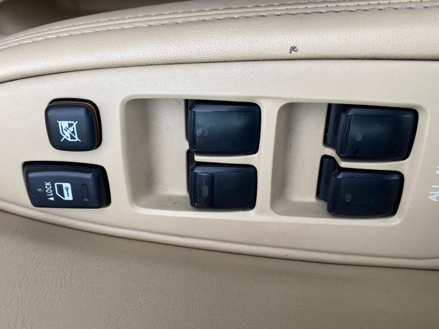 2005 Lexus ES 330 4dr Sdn, available for sale in Bridgeport, Connecticut | CT Auto. Bridgeport, Connecticut 2005 Lexus ES 330 4dr Sdn, available for sale in Bridgeport, Connecticut | CT Auto. Bridgeport, Connecticut