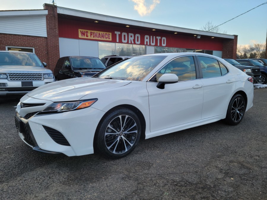 2018 Toyota Camry SE 2.5 W/Leather, available for sale in East Windsor, Connecticut | Toro Auto. East Windsor, Connecticut