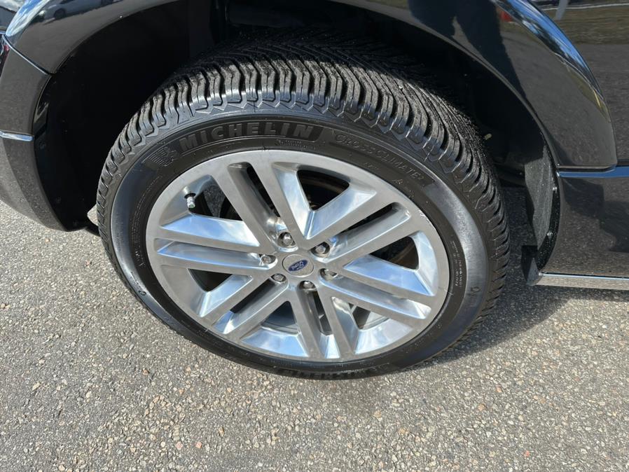 2017 Ford Expedition Platinum 4x4, available for sale in South Windsor, Connecticut | Mike And Tony Auto Sales, Inc. South Windsor, Connecticut 2017 Ford Expedition Platinum 4x4, available for sale in South Windsor, Connecticut | Mike And Tony Auto Sales, Inc. South Windsor, Connecticut