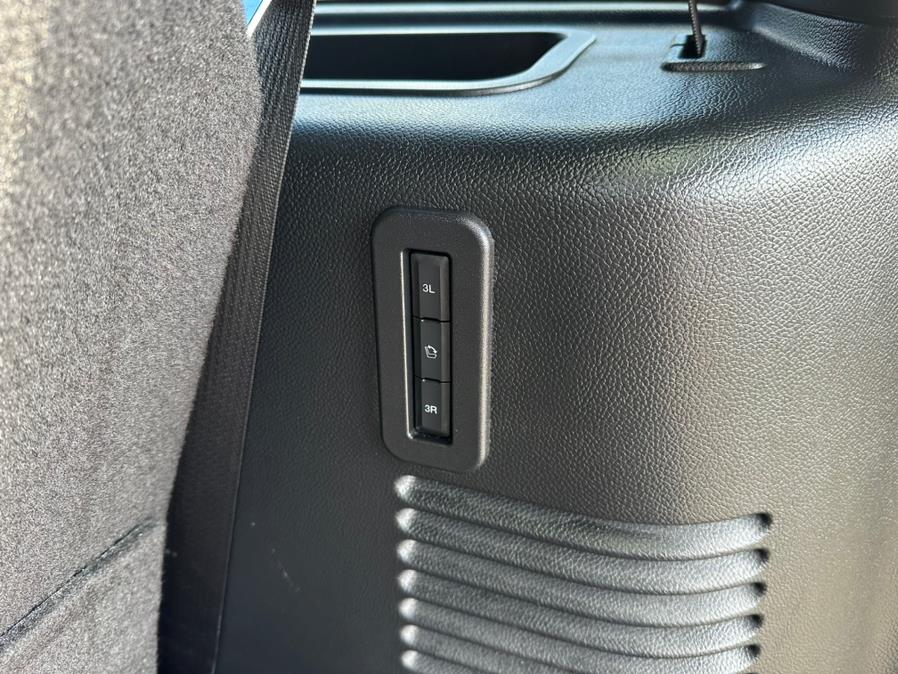 2017 Ford Expedition Platinum 4x4, available for sale in South Windsor, Connecticut | Mike And Tony Auto Sales, Inc. South Windsor, Connecticut 2017 Ford Expedition Platinum 4x4, available for sale in South Windsor, Connecticut | Mike And Tony Auto Sales, Inc. South Windsor, Connecticut