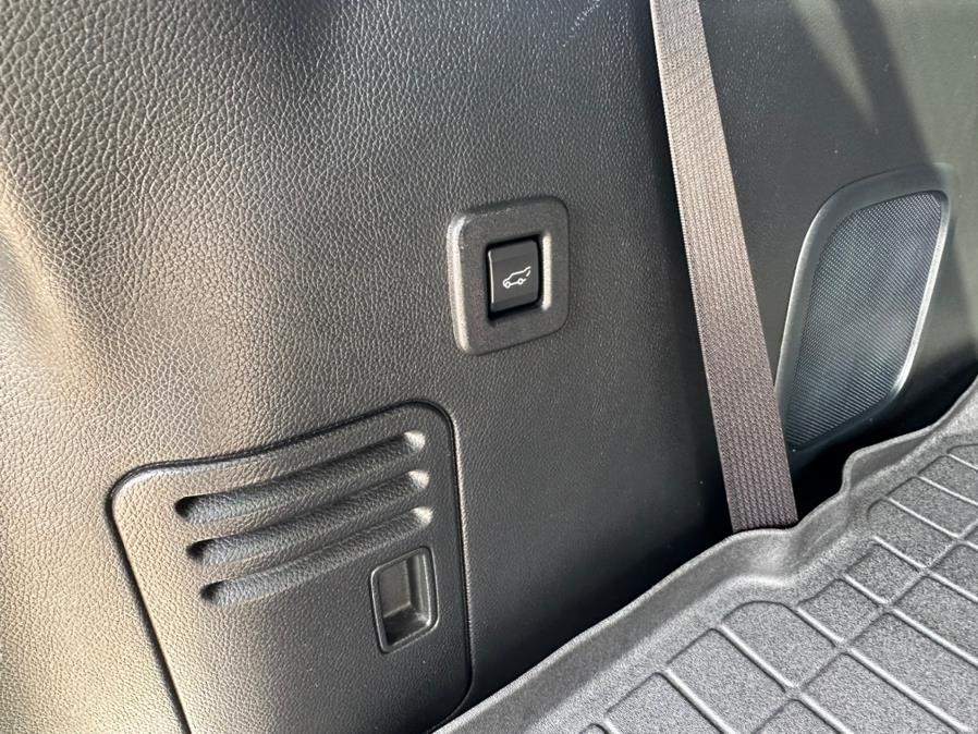 2017 Ford Expedition Platinum 4x4, available for sale in South Windsor, Connecticut | Mike And Tony Auto Sales, Inc. South Windsor, Connecticut 2017 Ford Expedition Platinum 4x4, available for sale in South Windsor, Connecticut | Mike And Tony Auto Sales, Inc. South Windsor, Connecticut