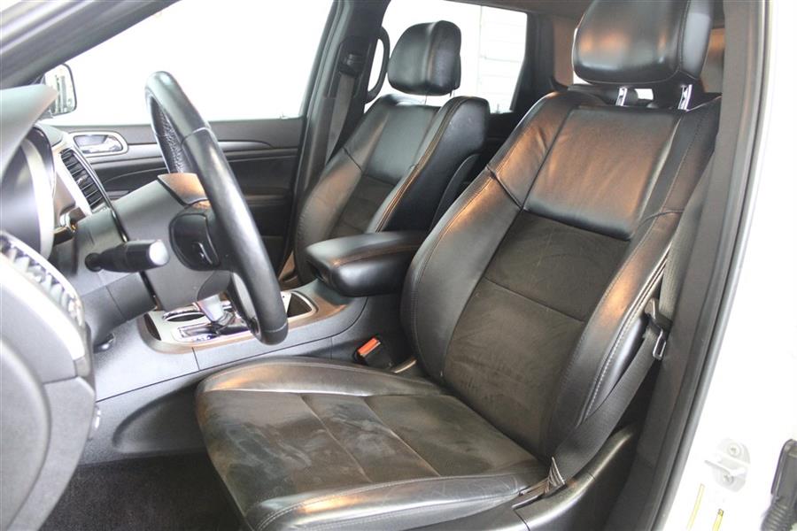 2018 Jeep Grand Cherokee LAREDO, available for sale in Paterson, New Jersey | Fast Track Motors. Paterson, New Jersey 2018 Jeep Grand Cherokee LAREDO, available for sale in Paterson, New Jersey | Fast Track Motors. Paterson, New Jersey
