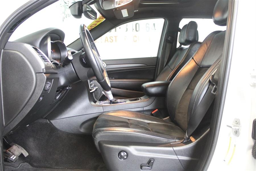2018 Jeep Grand Cherokee LAREDO, available for sale in Paterson, New Jersey | Fast Track Motors. Paterson, New Jersey 2018 Jeep Grand Cherokee LAREDO, available for sale in Paterson, New Jersey | Fast Track Motors. Paterson, New Jersey
