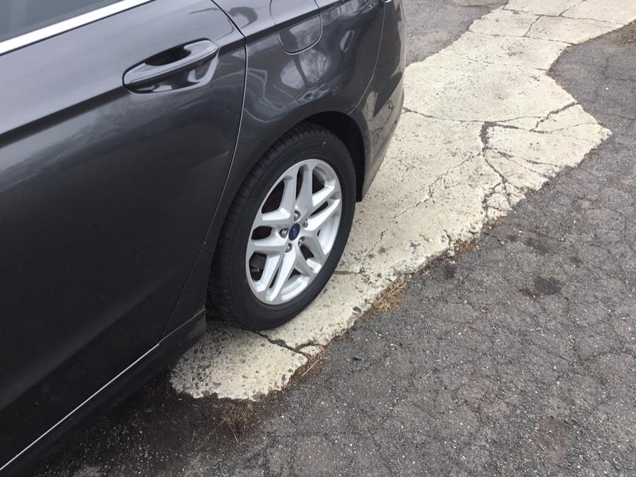 2015 Ford Fusion 4dr Sdn SE FWD, available for sale in Manchester, Connecticut | Liberty Motors. Manchester, Connecticut 2015 Ford Fusion 4dr Sdn SE FWD, available for sale in Manchester, Connecticut | Liberty Motors. Manchester, Connecticut