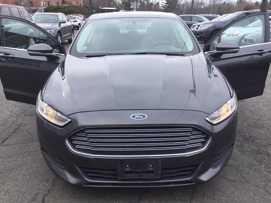 2015 Ford Fusion 4dr Sdn SE FWD, available for sale in Manchester, Connecticut | Liberty Motors. Manchester, Connecticut 2015 Ford Fusion 4dr Sdn SE FWD, available for sale in Manchester, Connecticut | Liberty Motors. Manchester, Connecticut