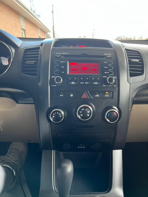 2012 Kia Sorento AWD 4dr V6 LX, available for sale in New Britain, Connecticut | Supreme Automotive. New Britain, Connecticut 2012 Kia Sorento AWD 4dr V6 LX, available for sale in New Britain, Connecticut | Supreme Automotive. New Britain, Connecticut