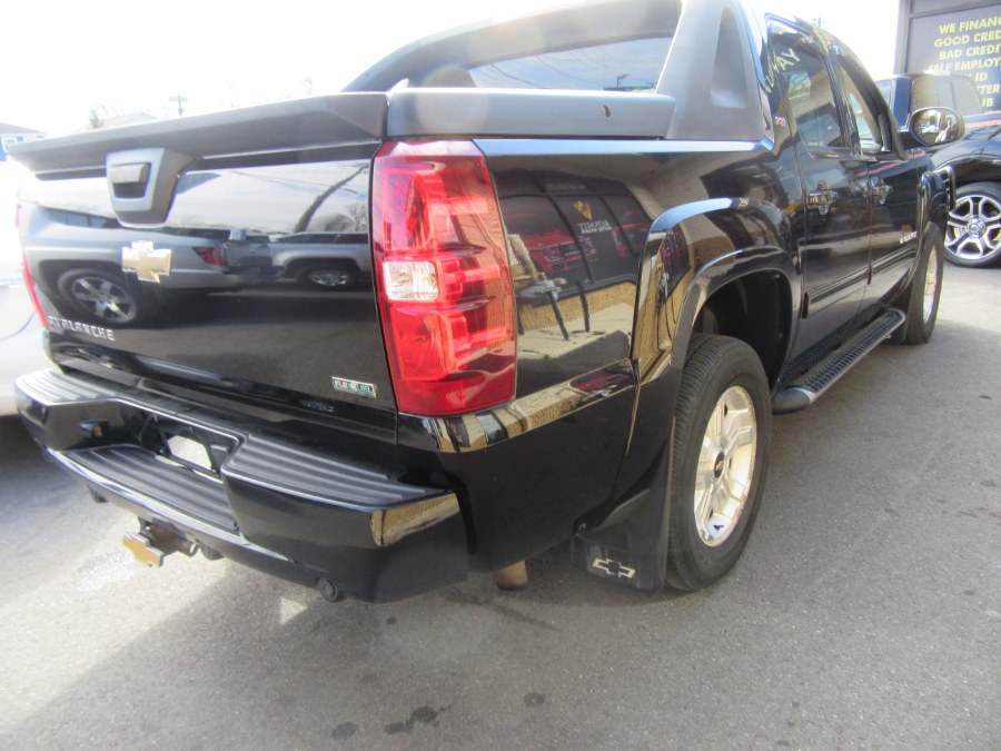 2010 Chevrolet Avalanche 4WD Crew Cab LT, available for sale in Little Ferry, New Jersey | Royalty Auto Sales. Little Ferry, New Jersey 2010 Chevrolet Avalanche 4WD Crew Cab LT, available for sale in Little Ferry, New Jersey | Royalty Auto Sales. Little Ferry, New Jersey
