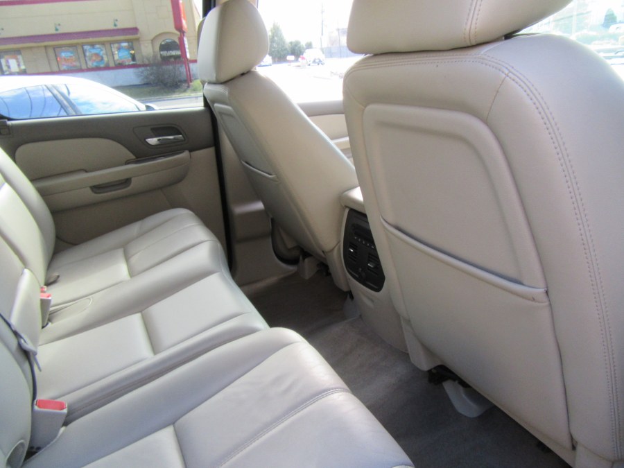 2010 Chevrolet Avalanche 4WD Crew Cab LT, available for sale in Little Ferry, New Jersey | Royalty Auto Sales. Little Ferry, New Jersey 2010 Chevrolet Avalanche 4WD Crew Cab LT, available for sale in Little Ferry, New Jersey | Royalty Auto Sales. Little Ferry, New Jersey