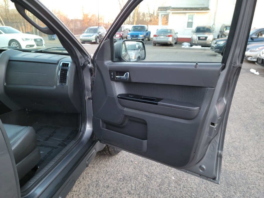 2011 Ford Escape 4WD 4dr Limited Leather & Sunroof, available for sale in East Windsor, Connecticut | Toro Auto. East Windsor, Connecticut 2011 Ford Escape 4WD 4dr Limited Leather & Sunroof, available for sale in East Windsor, Connecticut | Toro Auto. East Windsor, Connecticut