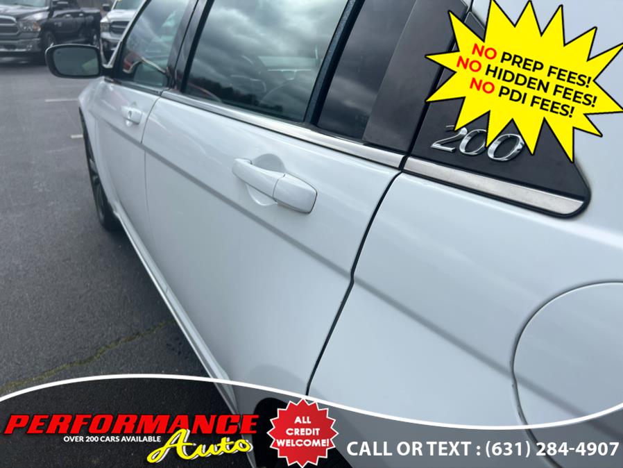2014 Chrysler 200 4dr Sdn Limited, available for sale in Bohemia, New York | Performance Auto Inc. Bohemia, New York 2014 Chrysler 200 4dr Sdn Limited, available for sale in Bohemia, New York | Performance Auto Inc. Bohemia, New York