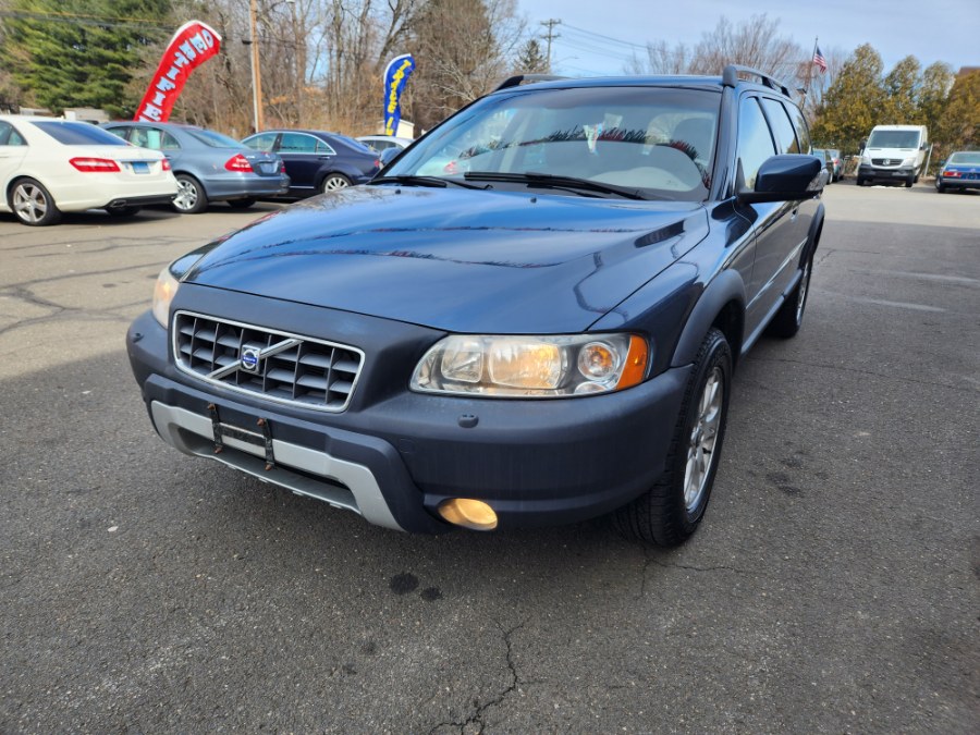 2007 Volvo XC70 Cross Country 4dr Wgn w/Snrf, available for sale in Bristol, Connecticut | Dealmax Motors LLC. Bristol, Connecticut