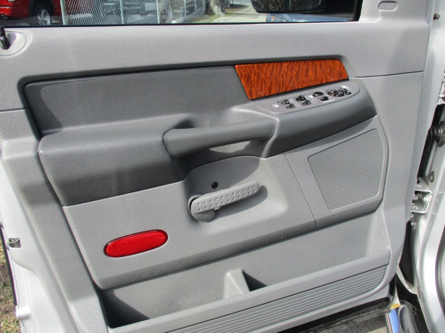 2006 Dodge Ram 1500 4dr Quad Cab 140.5 4WD SLT, available for sale in West Babylon, New York | New Gen Auto Group. West Babylon, New York 2006 Dodge Ram 1500 4dr Quad Cab 140.5 4WD SLT, available for sale in West Babylon, New York | New Gen Auto Group. West Babylon, New York