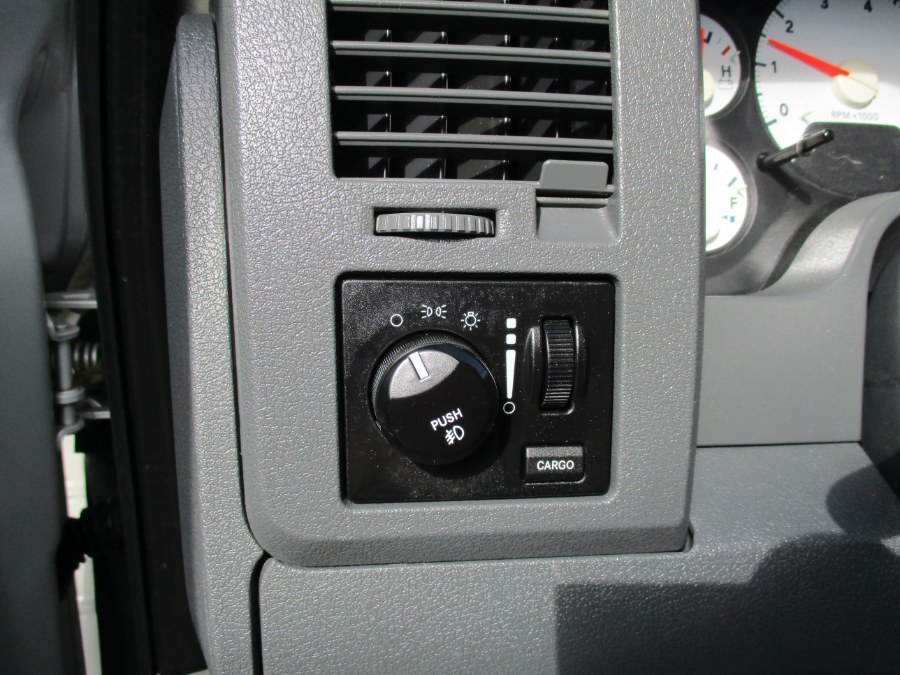 2006 Dodge Ram 1500 4dr Quad Cab 140.5 4WD SLT, available for sale in West Babylon, New York | New Gen Auto Group. West Babylon, New York 2006 Dodge Ram 1500 4dr Quad Cab 140.5 4WD SLT, available for sale in West Babylon, New York | New Gen Auto Group. West Babylon, New York