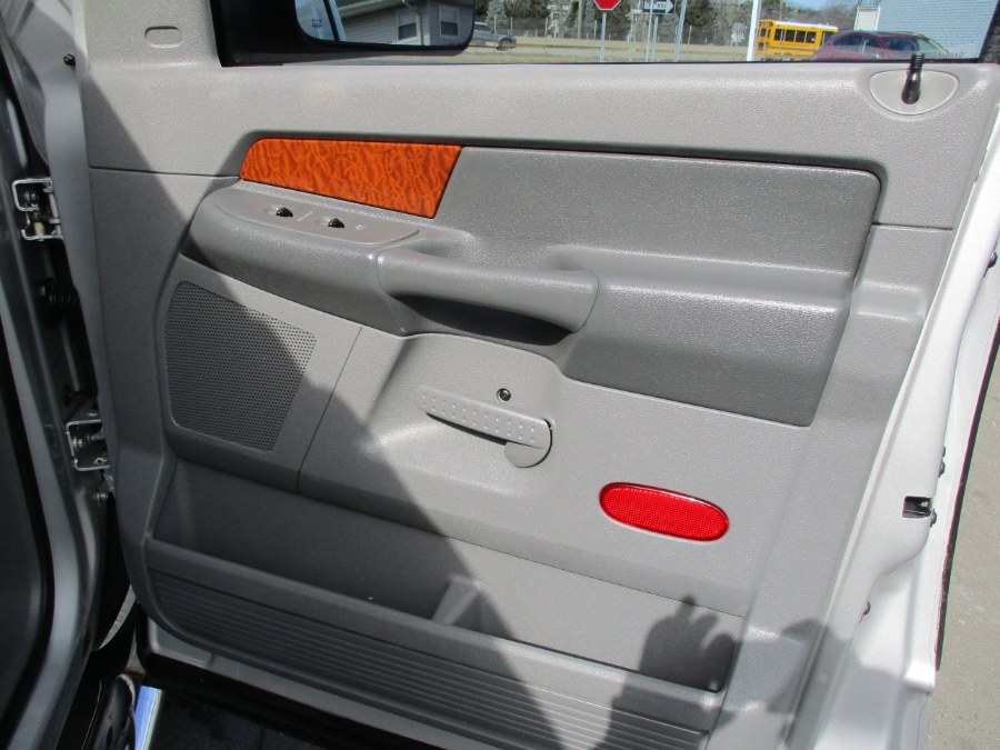 2006 Dodge Ram 1500 4dr Quad Cab 140.5 4WD SLT, available for sale in West Babylon, New York | New Gen Auto Group. West Babylon, New York 2006 Dodge Ram 1500 4dr Quad Cab 140.5 4WD SLT, available for sale in West Babylon, New York | New Gen Auto Group. West Babylon, New York