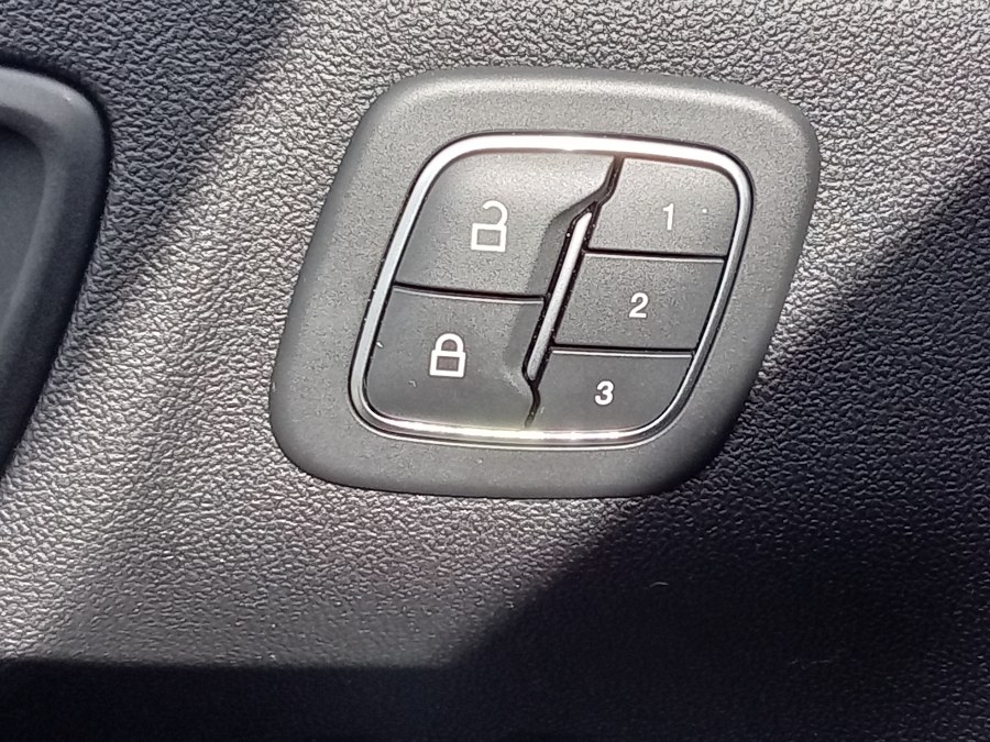 2020 Ford Escape SEL AWD, available for sale in Irvington, New Jersey | NJ Used Cars Center. Irvington, New Jersey 2020 Ford Escape SEL AWD, available for sale in Irvington, New Jersey | NJ Used Cars Center. Irvington, New Jersey