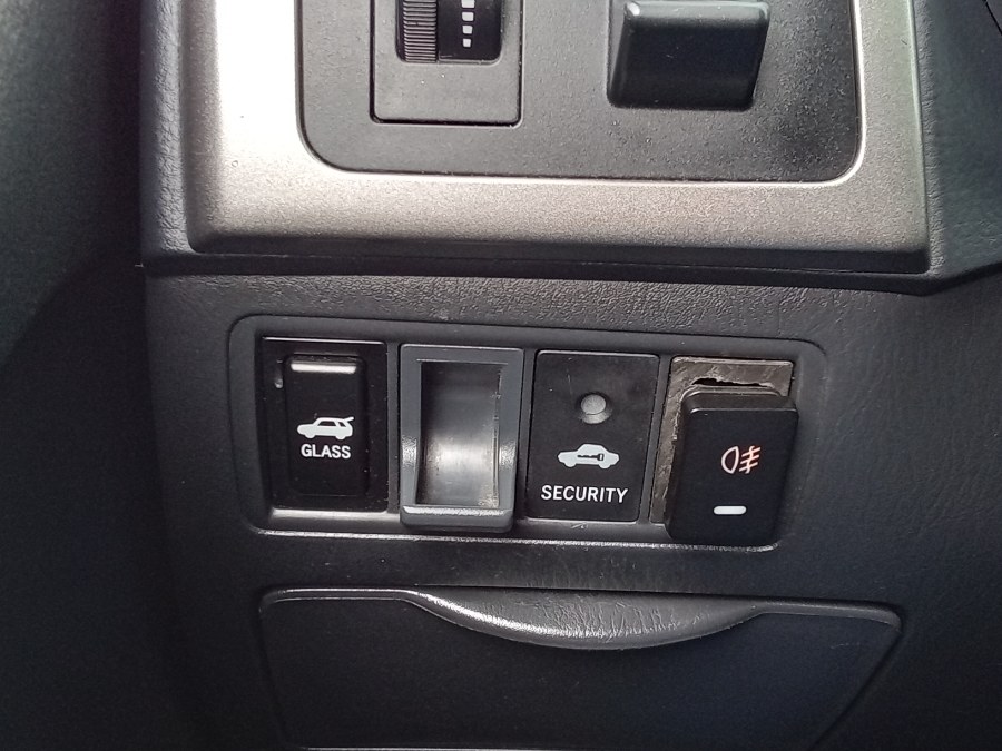 2007 Toyota Matrix 5dr Wgn Auto XR (SE), available for sale in Irvington, New Jersey | NJ Used Cars Center. Irvington, New Jersey 2007 Toyota Matrix 5dr Wgn Auto XR (SE), available for sale in Irvington, New Jersey | NJ Used Cars Center. Irvington, New Jersey