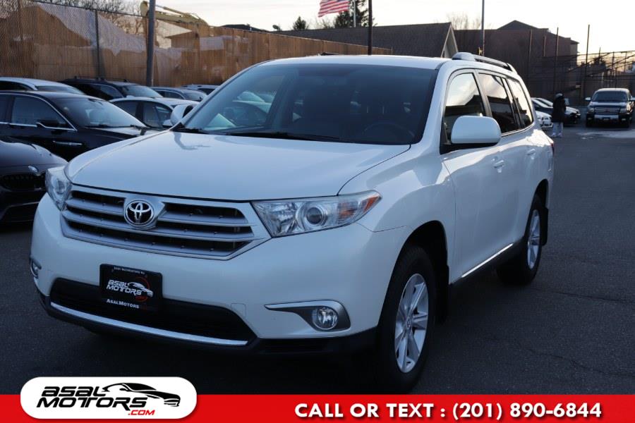 2012 Toyota Highlander 4WD 4dr V6 SE (Natl), available for sale in East Rutherford, New Jersey | Asal Motors. East Rutherford, New Jersey