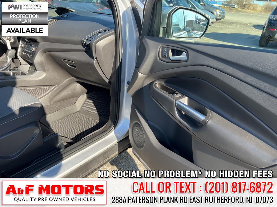 2017 Ford Escape SE 4WD, available for sale in East Rutherford, New Jersey | A&F Motors LLC. East Rutherford, New Jersey 2017 Ford Escape SE 4WD, available for sale in East Rutherford, New Jersey | A&F Motors LLC. East Rutherford, New Jersey