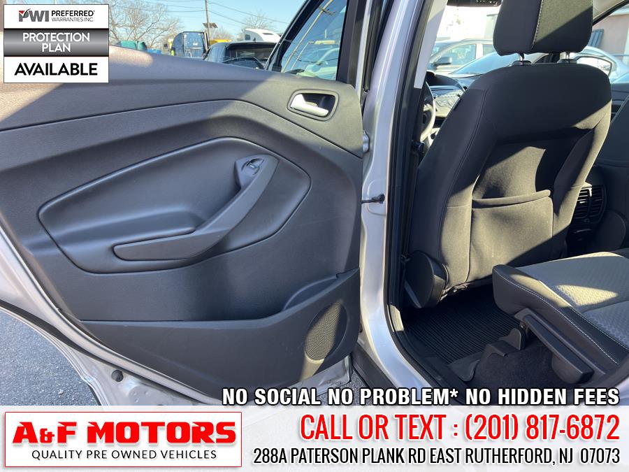 2017 Ford Escape SE 4WD, available for sale in East Rutherford, New Jersey | A&F Motors LLC. East Rutherford, New Jersey 2017 Ford Escape SE 4WD, available for sale in East Rutherford, New Jersey | A&F Motors LLC. East Rutherford, New Jersey