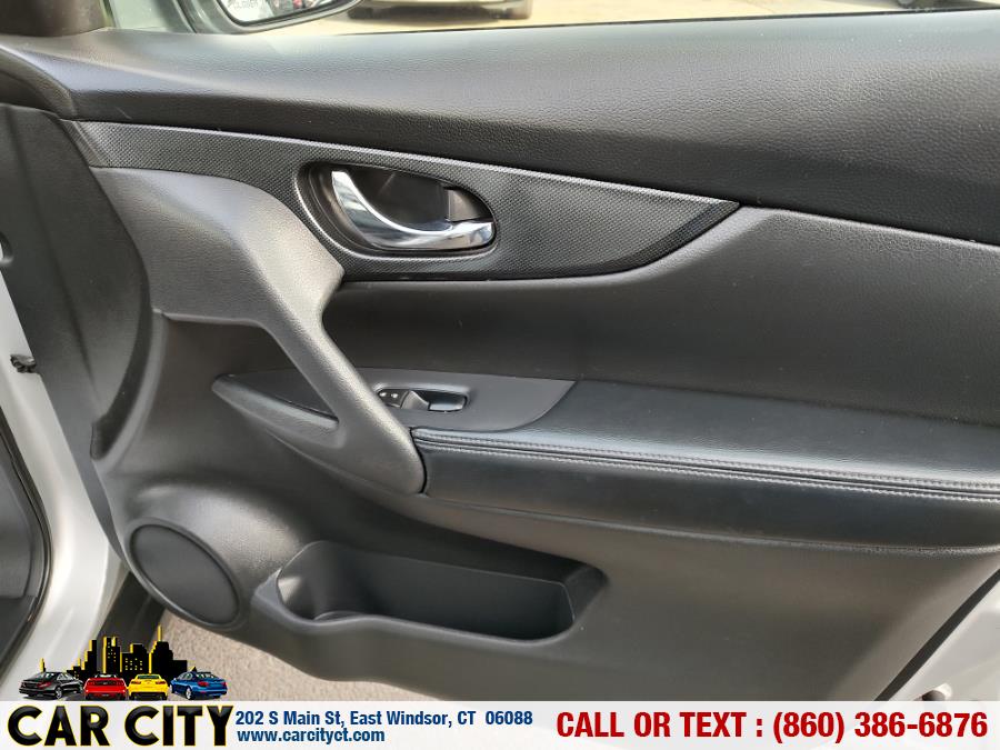 2015 Nissan Rogue AWD 4dr SV, available for sale in East Windsor, Connecticut | Car City LLC. East Windsor, Connecticut 2015 Nissan Rogue AWD 4dr SV, available for sale in East Windsor, Connecticut | Car City LLC. East Windsor, Connecticut