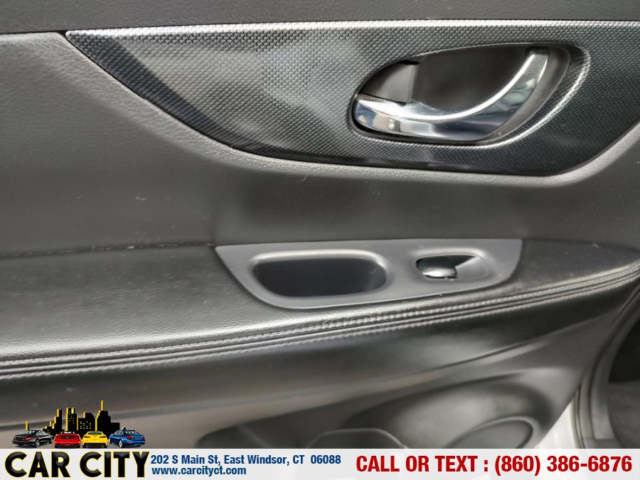 2015 Nissan Rogue AWD 4dr SV, available for sale in East Windsor, Connecticut | Car City LLC. East Windsor, Connecticut 2015 Nissan Rogue AWD 4dr SV, available for sale in East Windsor, Connecticut | Car City LLC. East Windsor, Connecticut