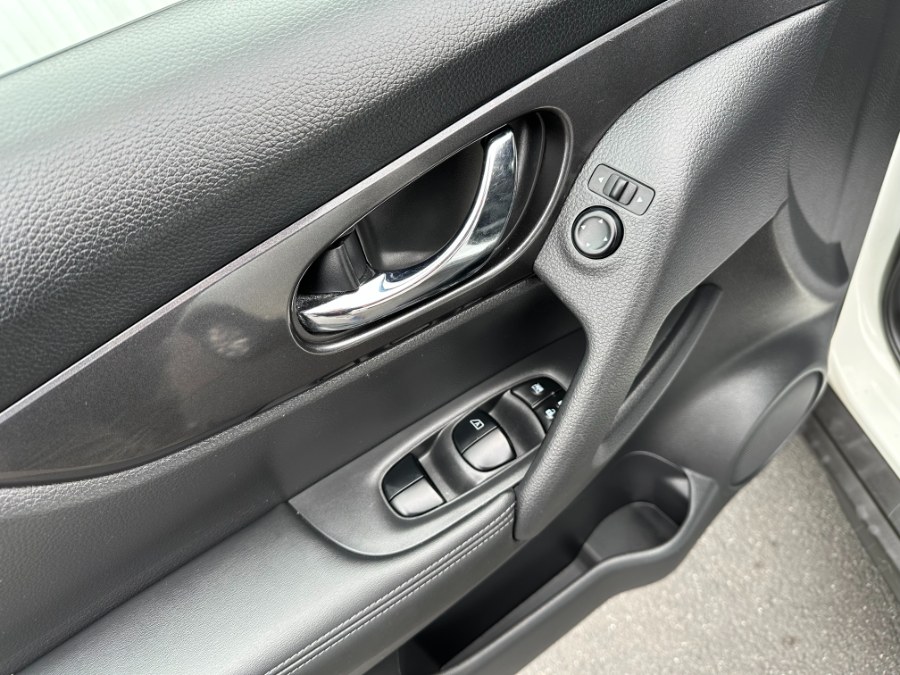 2017 Nissan Rogue AWD SV, available for sale in Paterson, New Jersey | DZ Automall. Paterson, New Jersey 2017 Nissan Rogue AWD SV, available for sale in Paterson, New Jersey | DZ Automall. Paterson, New Jersey