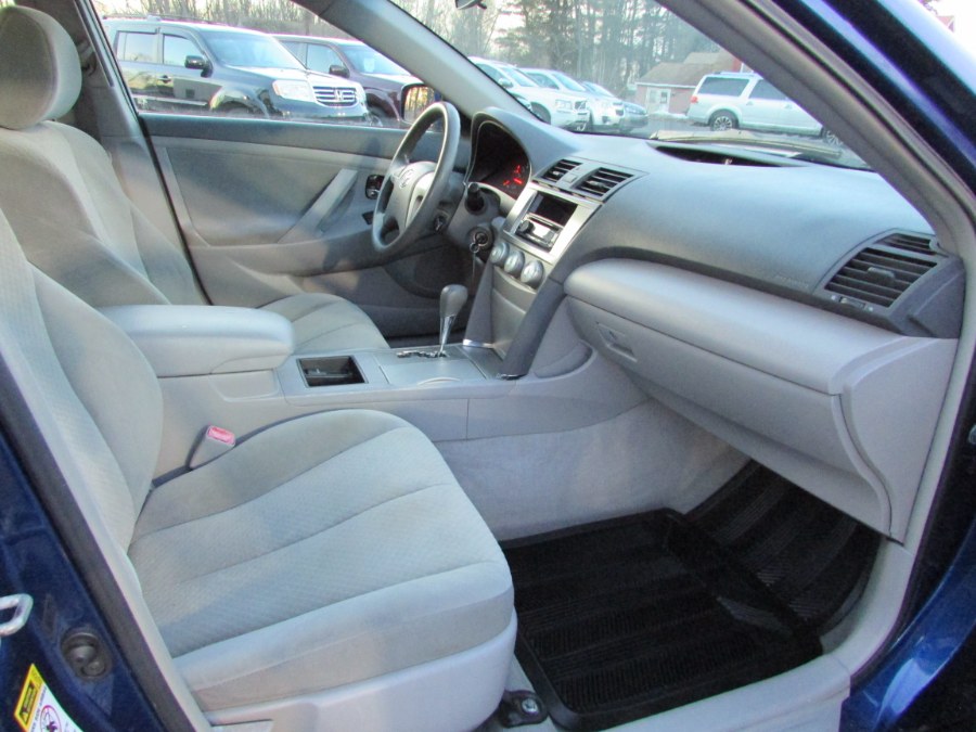 2007 Toyota Camry 4dr Sdn I4 Auto LE (Natl), available for sale in East Windsor, Connecticut | United Auto Sales of E Windsor, Inc. East Windsor, Connecticut 2007 Toyota Camry 4dr Sdn I4 Auto LE (Natl), available for sale in East Windsor, Connecticut | United Auto Sales of E Windsor, Inc. East Windsor, Connecticut