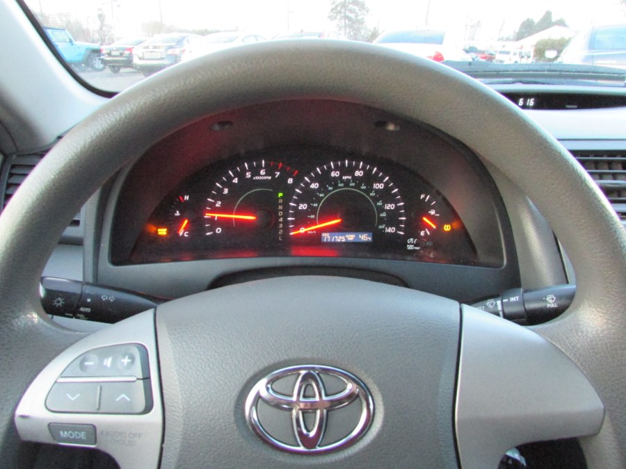 2007 Toyota Camry 4dr Sdn I4 Auto LE (Natl), available for sale in East Windsor, Connecticut | United Auto Sales of E Windsor, Inc. East Windsor, Connecticut 2007 Toyota Camry 4dr Sdn I4 Auto LE (Natl), available for sale in East Windsor, Connecticut | United Auto Sales of E Windsor, Inc. East Windsor, Connecticut