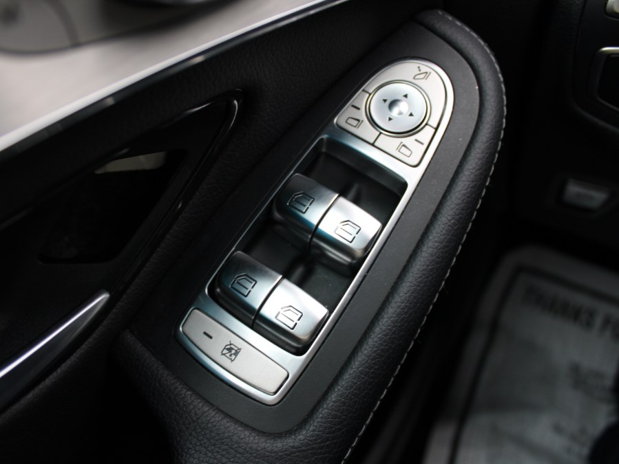 2019 Mercedes-benz Glc GLC 300, available for sale in Great Neck, New York | Auto Expo Ent Inc.. Great Neck, New York 2019 Mercedes-benz Glc GLC 300, available for sale in Great Neck, New York | Auto Expo Ent Inc.. Great Neck, New York