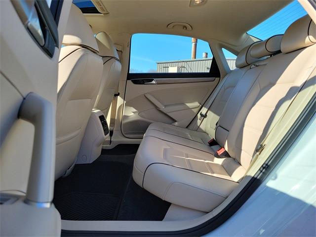 2016 Volkswagen Passat 1.8T SE, available for sale in Stratford, Connecticut | Wiz Leasing Inc. Stratford, Connecticut 2016 Volkswagen Passat 1.8T SE, available for sale in Stratford, Connecticut | Wiz Leasing Inc. Stratford, Connecticut