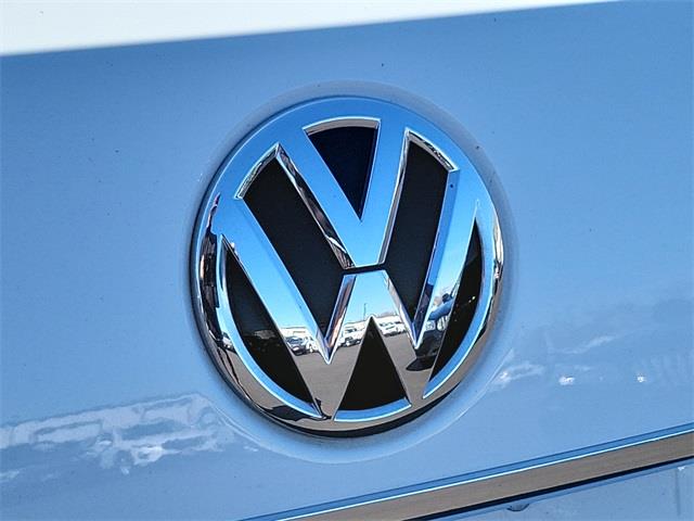 2016 Volkswagen Passat 1.8T SE, available for sale in Stratford, Connecticut | Wiz Leasing Inc. Stratford, Connecticut 2016 Volkswagen Passat 1.8T SE, available for sale in Stratford, Connecticut | Wiz Leasing Inc. Stratford, Connecticut