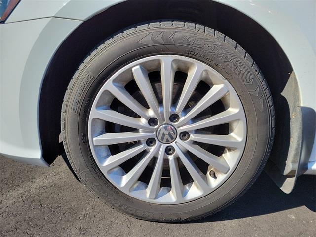 2016 Volkswagen Passat 1.8T SE, available for sale in Stratford, Connecticut | Wiz Leasing Inc. Stratford, Connecticut 2016 Volkswagen Passat 1.8T SE, available for sale in Stratford, Connecticut | Wiz Leasing Inc. Stratford, Connecticut