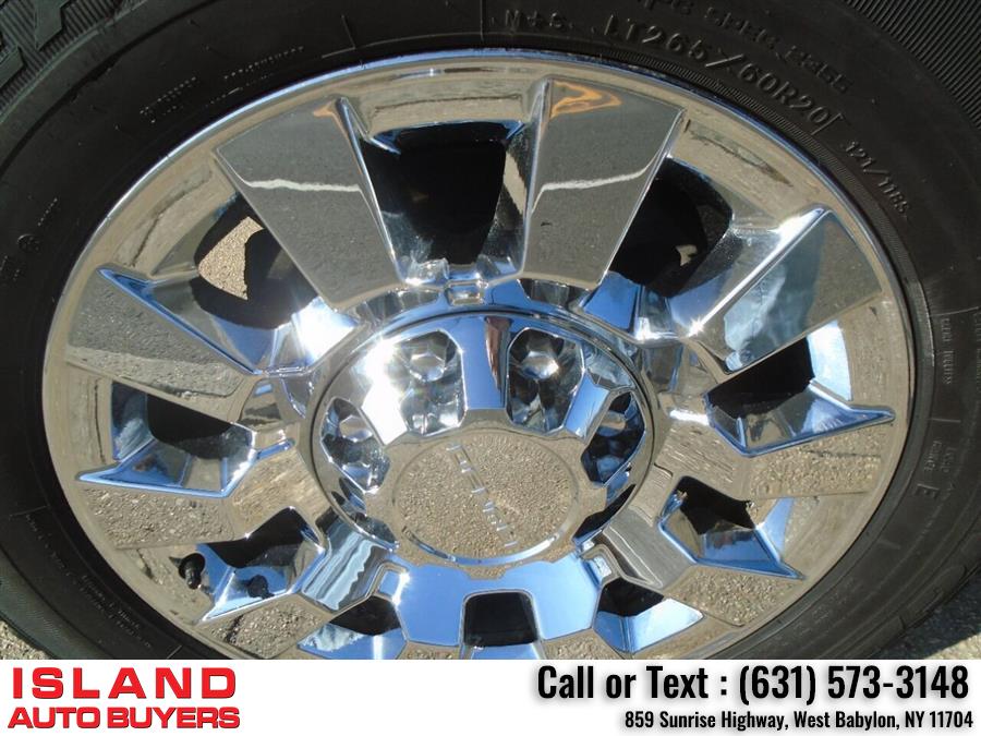 2017 GMC Sierra 2500hd Denali 4x4 4dr Crew Cab SB, available for sale in West Babylon, New York | Island Auto Buyers. West Babylon, New York 2017 GMC Sierra 2500hd Denali 4x4 4dr Crew Cab SB, available for sale in West Babylon, New York | Island Auto Buyers. West Babylon, New York
