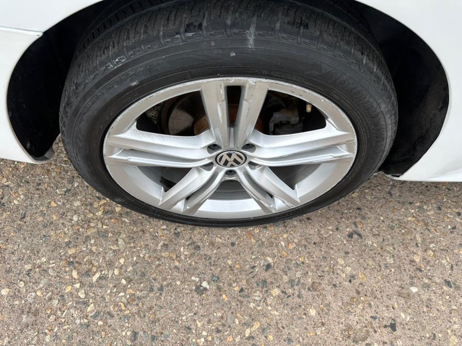 2014 Volkswagen Passat 4dr Sdn 2.0L DSG TDI SE w/Sunroof, available for sale in Manchester, Connecticut | Carsonmain LLC. Manchester, Connecticut 2014 Volkswagen Passat 4dr Sdn 2.0L DSG TDI SE w/Sunroof, available for sale in Manchester, Connecticut | Carsonmain LLC. Manchester, Connecticut
