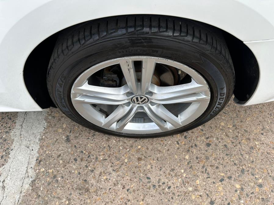 2014 Volkswagen Passat 4dr Sdn 2.0L DSG TDI SE w/Sunroof, available for sale in Manchester, Connecticut | Carsonmain LLC. Manchester, Connecticut 2014 Volkswagen Passat 4dr Sdn 2.0L DSG TDI SE w/Sunroof, available for sale in Manchester, Connecticut | Carsonmain LLC. Manchester, Connecticut