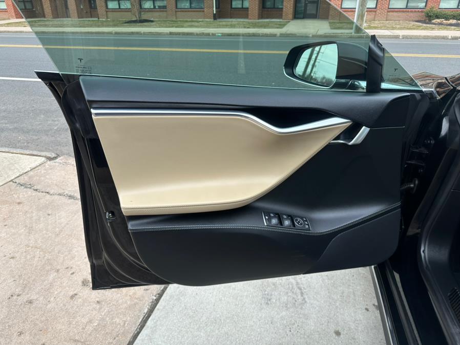 2014 Tesla Model S 4dr Sdn 85 kWh Battery, available for sale in Manchester, Connecticut | Carsonmain LLC. Manchester, Connecticut 2014 Tesla Model S 4dr Sdn 85 kWh Battery, available for sale in Manchester, Connecticut | Carsonmain LLC. Manchester, Connecticut