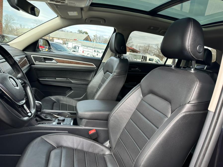 2018 Volkswagen Atlas 3.6L V6 SEL Premium 4MOTION, available for sale in South Windsor, Connecticut | Mike And Tony Auto Sales, Inc. South Windsor, Connecticut 2018 Volkswagen Atlas 3.6L V6 SEL Premium 4MOTION, available for sale in South Windsor, Connecticut | Mike And Tony Auto Sales, Inc. South Windsor, Connecticut
