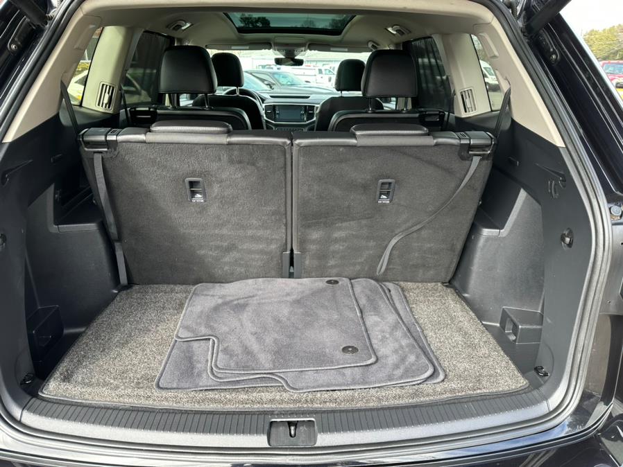 2018 Volkswagen Atlas 3.6L V6 SEL Premium 4MOTION, available for sale in South Windsor, Connecticut | Mike And Tony Auto Sales, Inc. South Windsor, Connecticut 2018 Volkswagen Atlas 3.6L V6 SEL Premium 4MOTION, available for sale in South Windsor, Connecticut | Mike And Tony Auto Sales, Inc. South Windsor, Connecticut