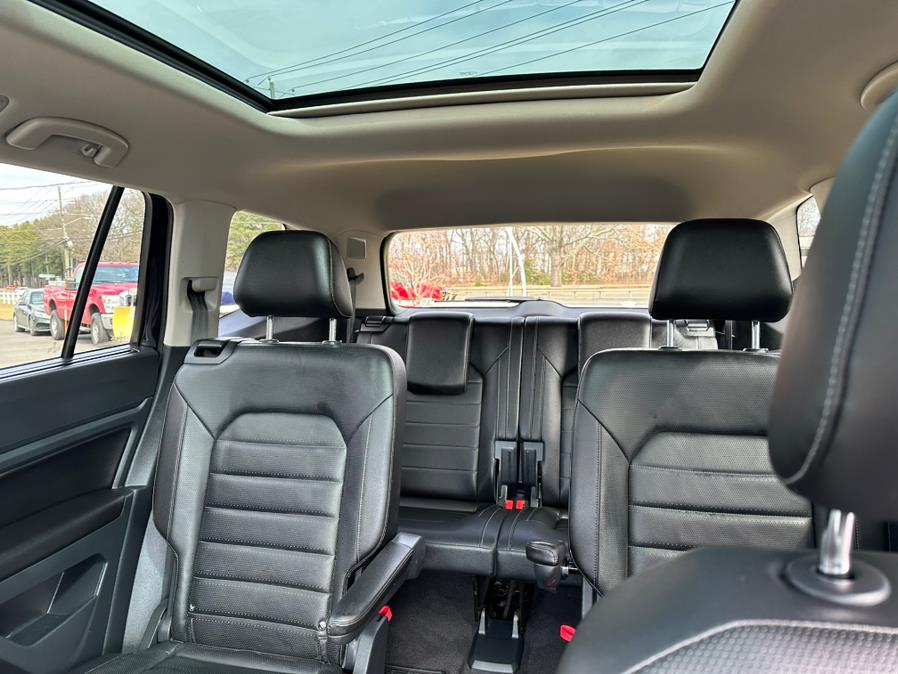 2018 Volkswagen Atlas 3.6L V6 SEL Premium 4MOTION, available for sale in South Windsor, Connecticut | Mike And Tony Auto Sales, Inc. South Windsor, Connecticut 2018 Volkswagen Atlas 3.6L V6 SEL Premium 4MOTION, available for sale in South Windsor, Connecticut | Mike And Tony Auto Sales, Inc. South Windsor, Connecticut