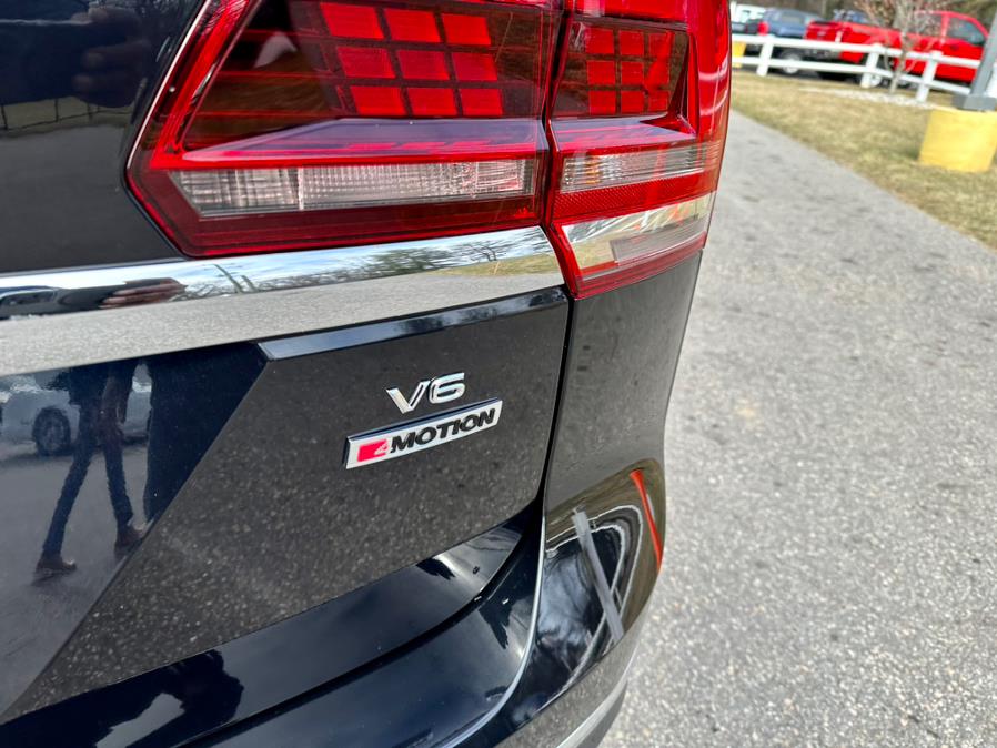 2018 Volkswagen Atlas 3.6L V6 SEL Premium 4MOTION, available for sale in South Windsor, Connecticut | Mike And Tony Auto Sales, Inc. South Windsor, Connecticut 2018 Volkswagen Atlas 3.6L V6 SEL Premium 4MOTION, available for sale in South Windsor, Connecticut | Mike And Tony Auto Sales, Inc. South Windsor, Connecticut