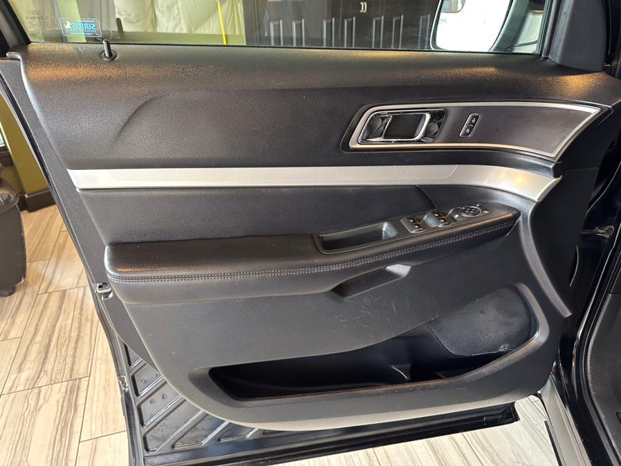 2016 Ford Explorer 4WD 4dr XLT, available for sale in West Hartford, Connecticut | AutoMax. West Hartford, Connecticut 2016 Ford Explorer 4WD 4dr XLT, available for sale in West Hartford, Connecticut | AutoMax. West Hartford, Connecticut