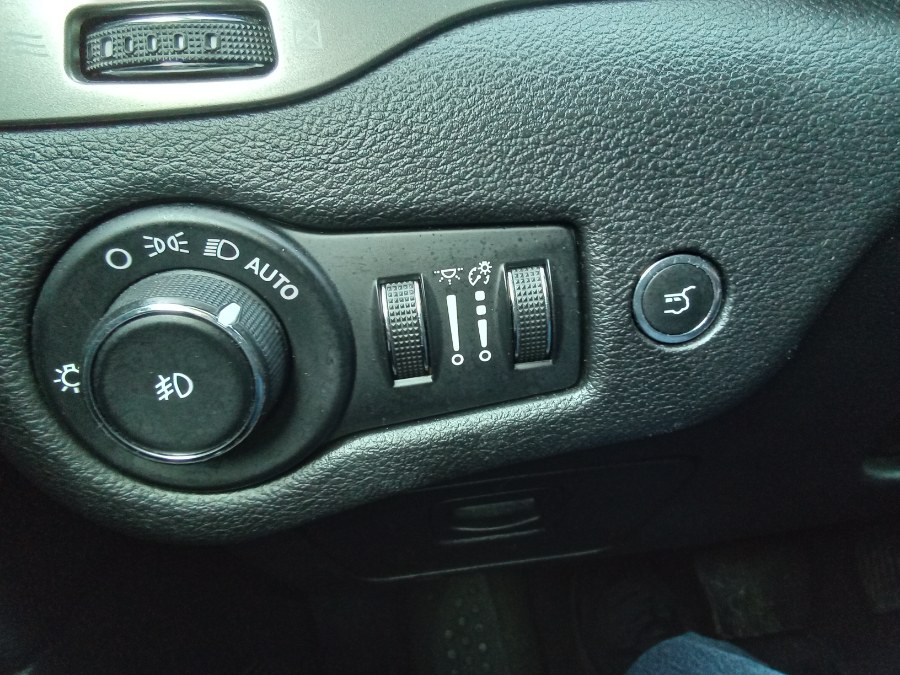 2020 Jeep Cherokee Limited FWD, available for sale in Irvington, New Jersey | NJ Used Cars Center. Irvington, New Jersey 2020 Jeep Cherokee Limited FWD, available for sale in Irvington, New Jersey | NJ Used Cars Center. Irvington, New Jersey