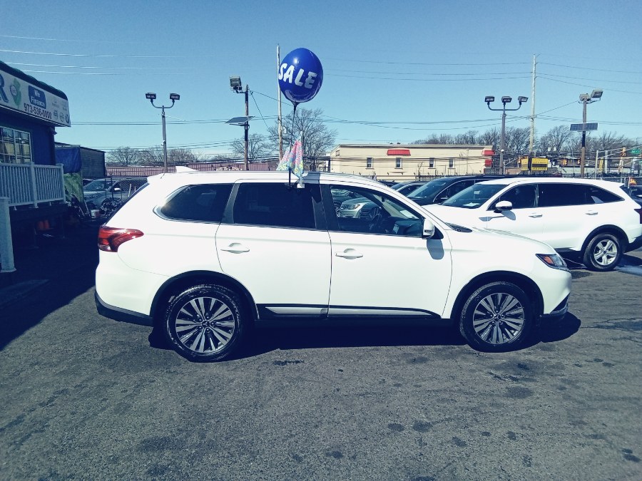 2020 Mitsubishi Outlander SE FWD, available for sale in Irvington, New Jersey | NJ Used Cars Center. Irvington, New Jersey 2020 Mitsubishi Outlander SE FWD, available for sale in Irvington, New Jersey | NJ Used Cars Center. Irvington, New Jersey