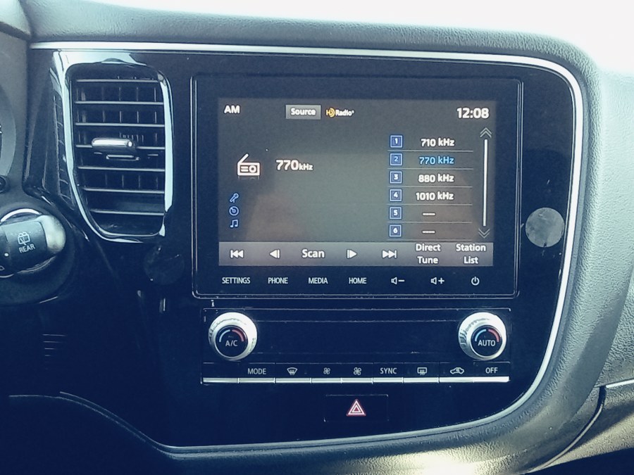 2020 Mitsubishi Outlander SE FWD, available for sale in Irvington, New Jersey | NJ Used Cars Center. Irvington, New Jersey 2020 Mitsubishi Outlander SE FWD, available for sale in Irvington, New Jersey | NJ Used Cars Center. Irvington, New Jersey