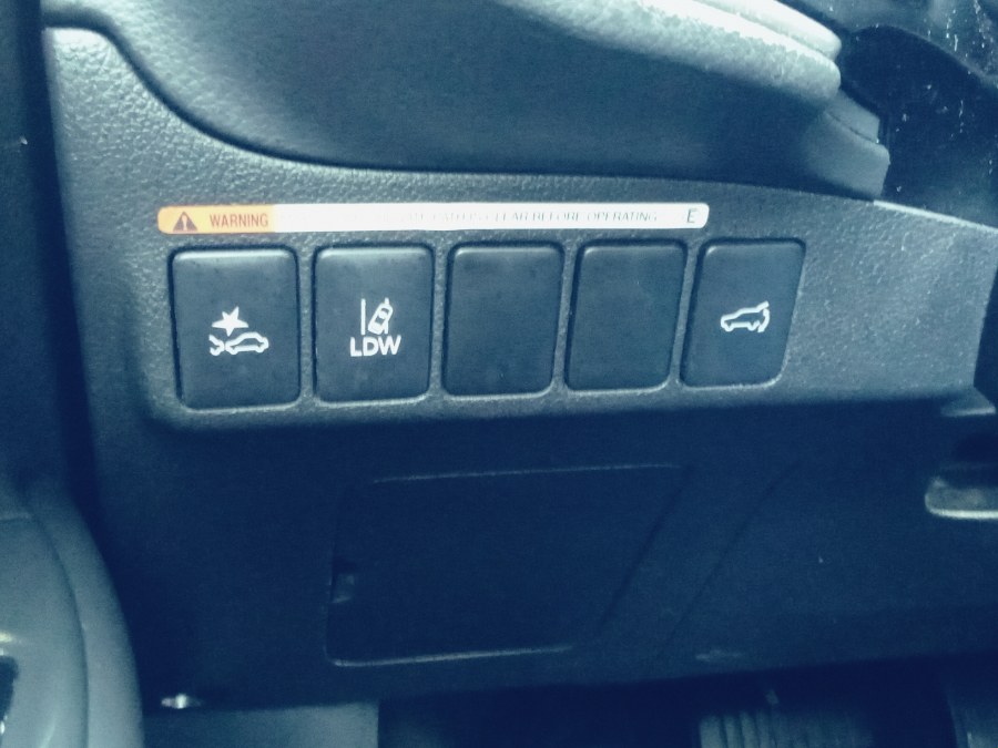 2020 Mitsubishi Outlander SE FWD, available for sale in Irvington, New Jersey | NJ Used Cars Center. Irvington, New Jersey 2020 Mitsubishi Outlander SE FWD, available for sale in Irvington, New Jersey | NJ Used Cars Center. Irvington, New Jersey