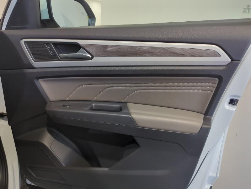 2021 Volkswagen Atlas Cross Sport 3.6L V6 SE w/Technology, available for sale in Maple Shade, New Jersey | Car Revolution. Maple Shade, New Jersey 2021 Volkswagen Atlas Cross Sport 3.6L V6 SE w/Technology, available for sale in Maple Shade, New Jersey | Car Revolution. Maple Shade, New Jersey