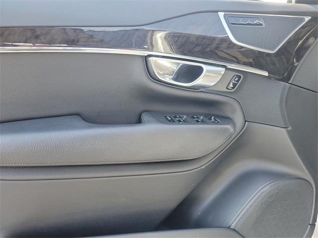 2018 Volvo Xc90 T6 Momentum, available for sale in Avon, Connecticut | Sullivan Automotive Group. Avon, Connecticut 2018 Volvo Xc90 T6 Momentum, available for sale in Avon, Connecticut | Sullivan Automotive Group. Avon, Connecticut